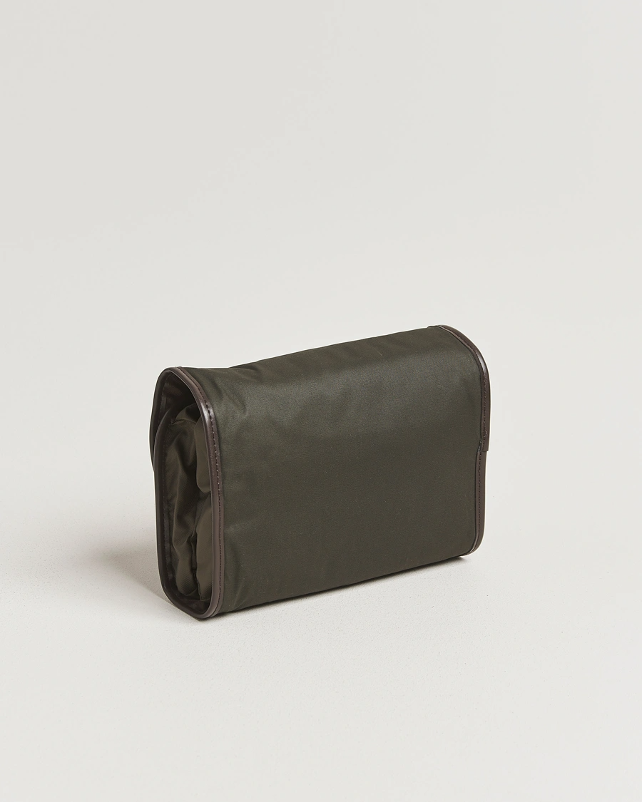 Wax hanging washbag